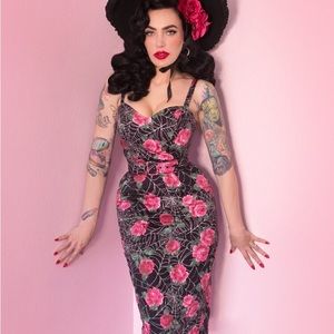 UNICORN Vixen by Micheline Pitt Pink Rose Spiderweb Wiggle Size L